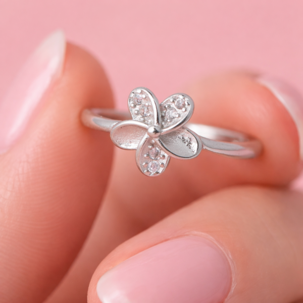 Baby Petals Silver Ring