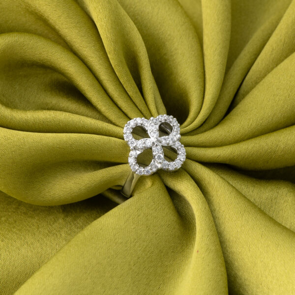 Blooming Tales Radiance Ring