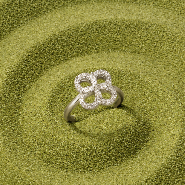 Blooming Tales Radiance Ring