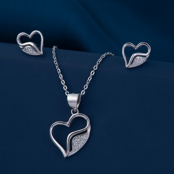 Chic Heart Pendant Set