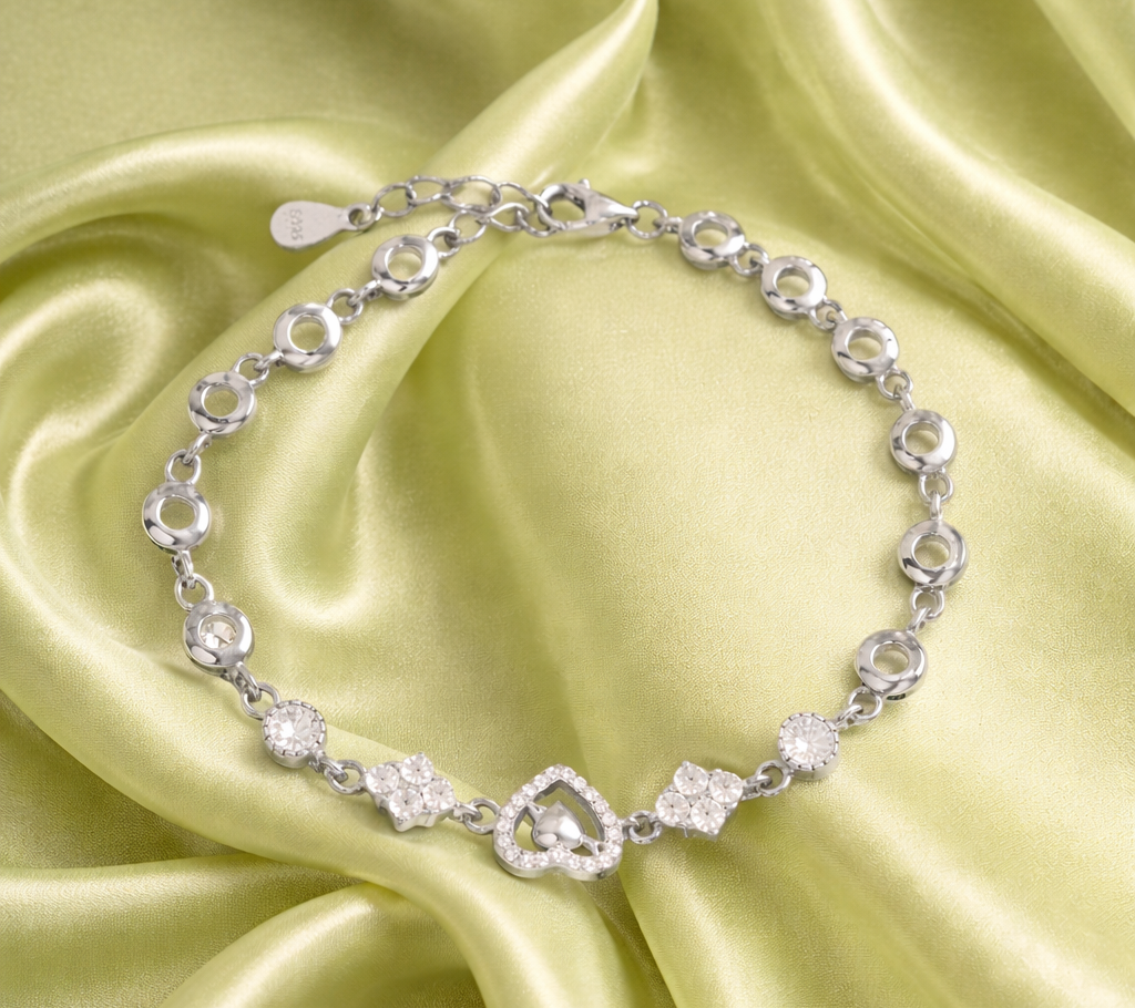 Crystal Heart Trail Bracelet -cg