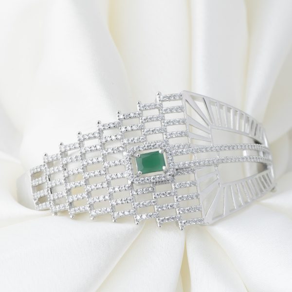 Elegant Lattice Emerald Kada