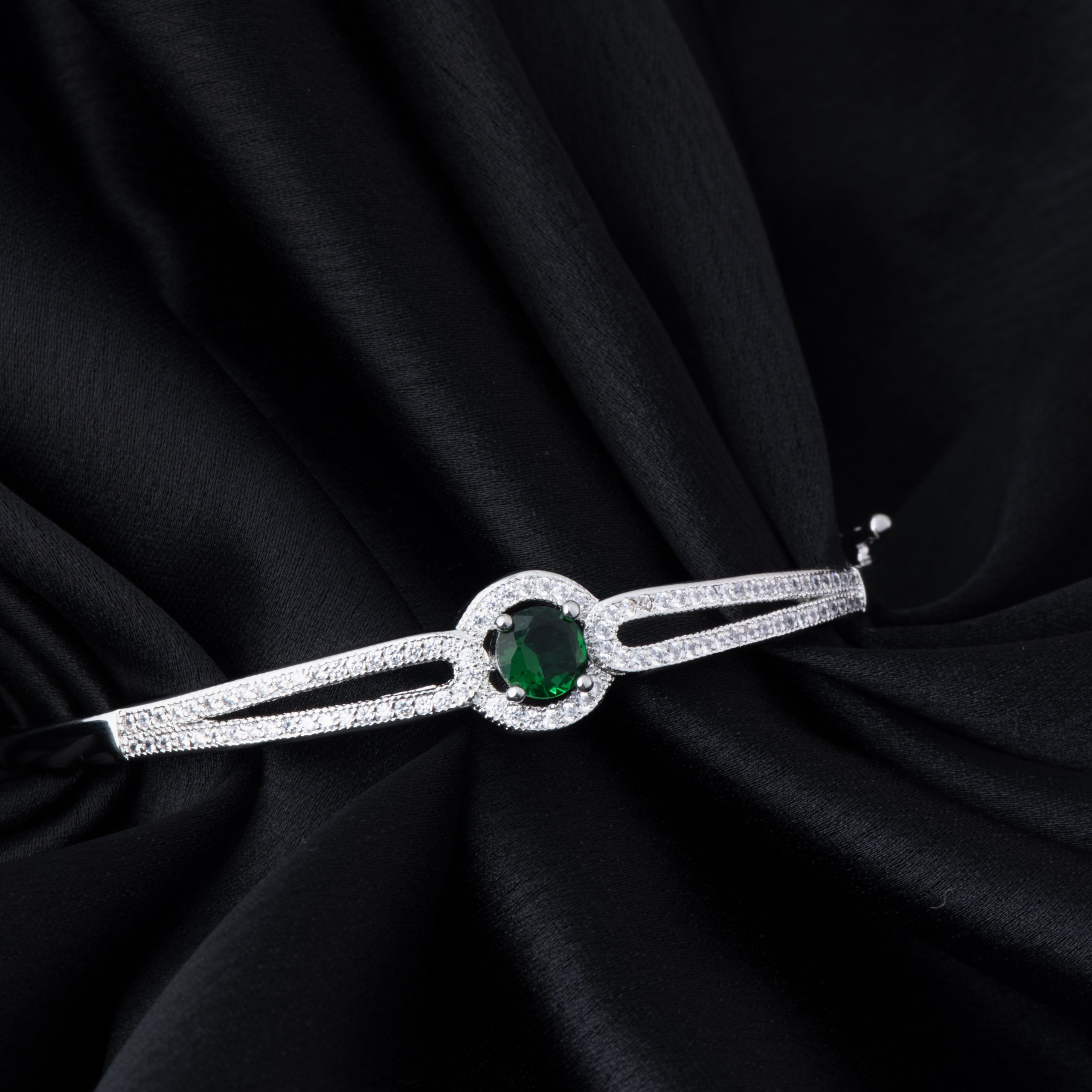 Emerald Stone Silver Kada