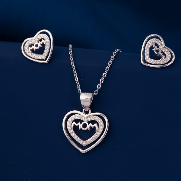 I Love Mom Pendant Set