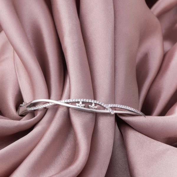 Petals in Fall Season Kada