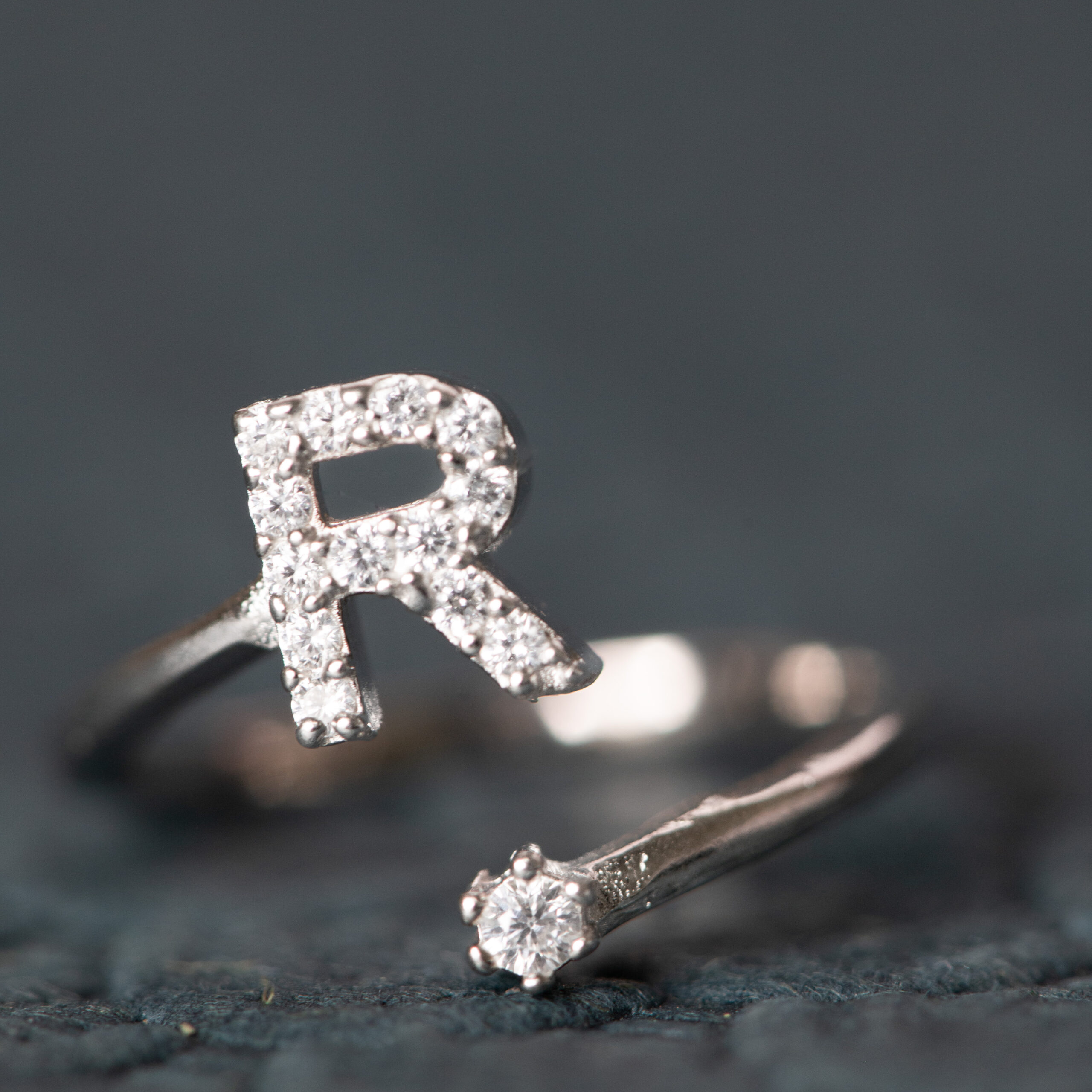 R Adjustable Ring