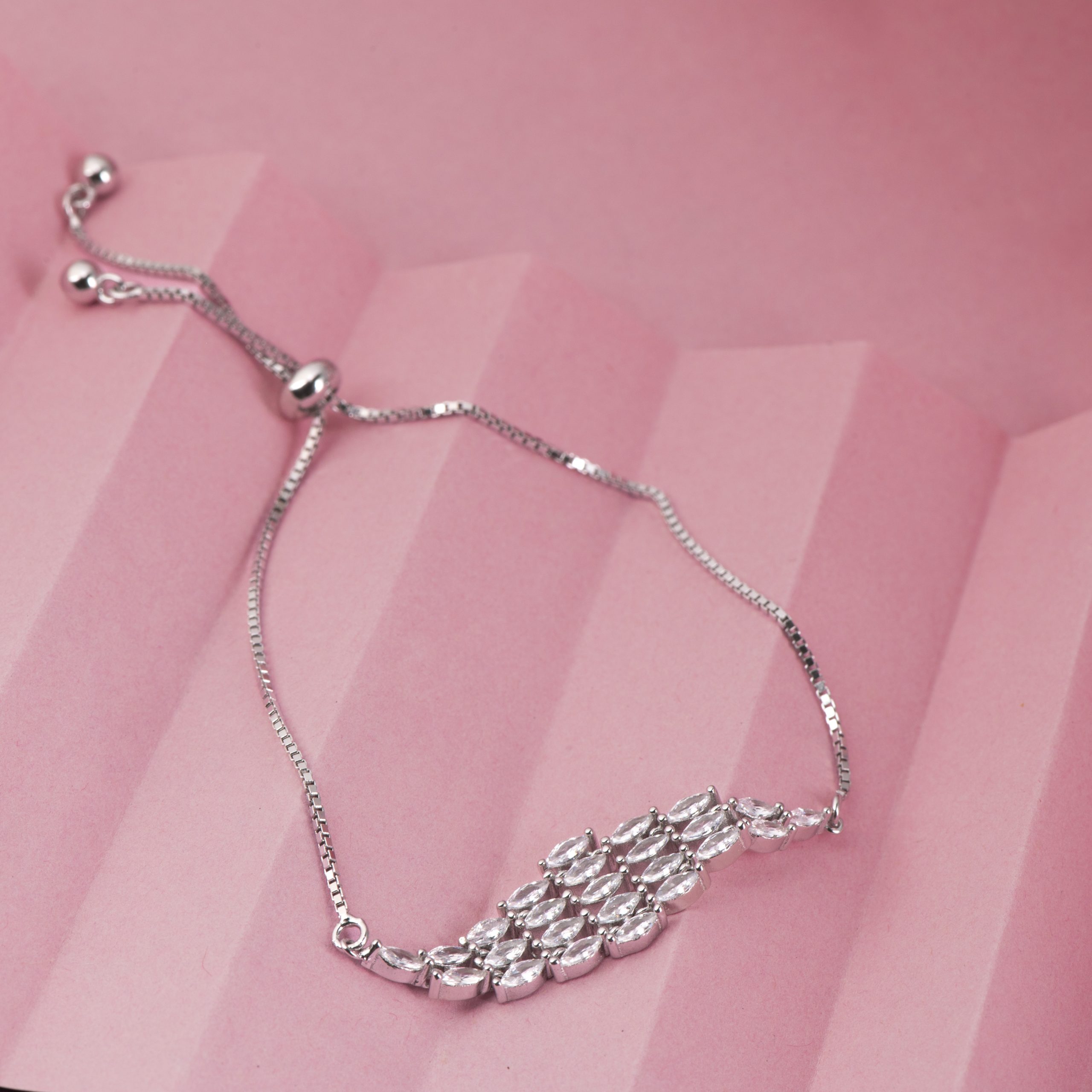 Radiant Leaf Bar Bracelet