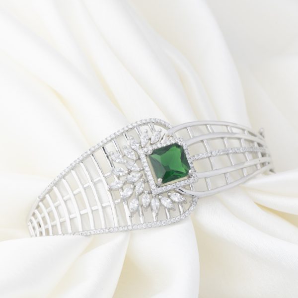 Stellar Emerald Kada