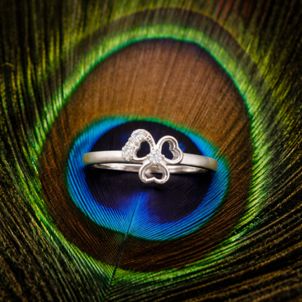 Three Petals Delicate Ring