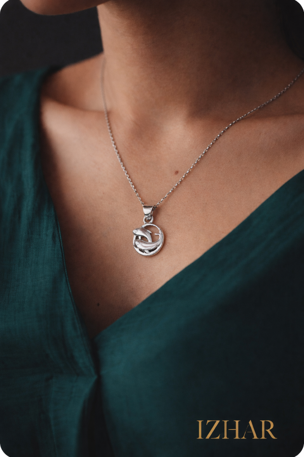 A girl with pendant - cg